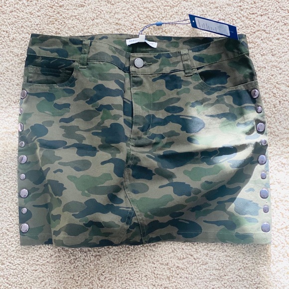 REBECCA MINKOFF Dove Skirt In Camoflage size 28 - Picture 2 of 4